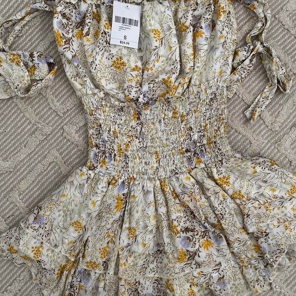 Floral Forever 21 Romper - Picture 2 of 3